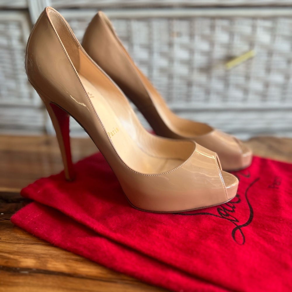 Christian Louboutin Very Prive 120 Peep toe Pumps in Nude//size 39.5
